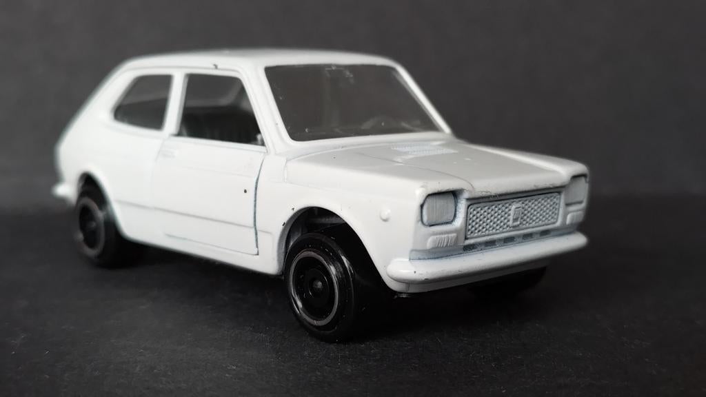 Fiat Seat 127 1:43 Auto Pilen Spain Pol, Hobby en Vrije tijd, Modelauto's | 1:43, Overige merken, Gebruikt, Auto, Verzenden
