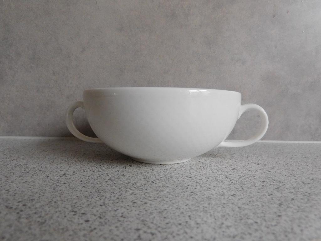 Soepkom 11,8x5 cm. Tipo Villeroy & Boch, Ophalen of Verzenden, Zo goed als nieuw, Kom(men), Overige stijlen