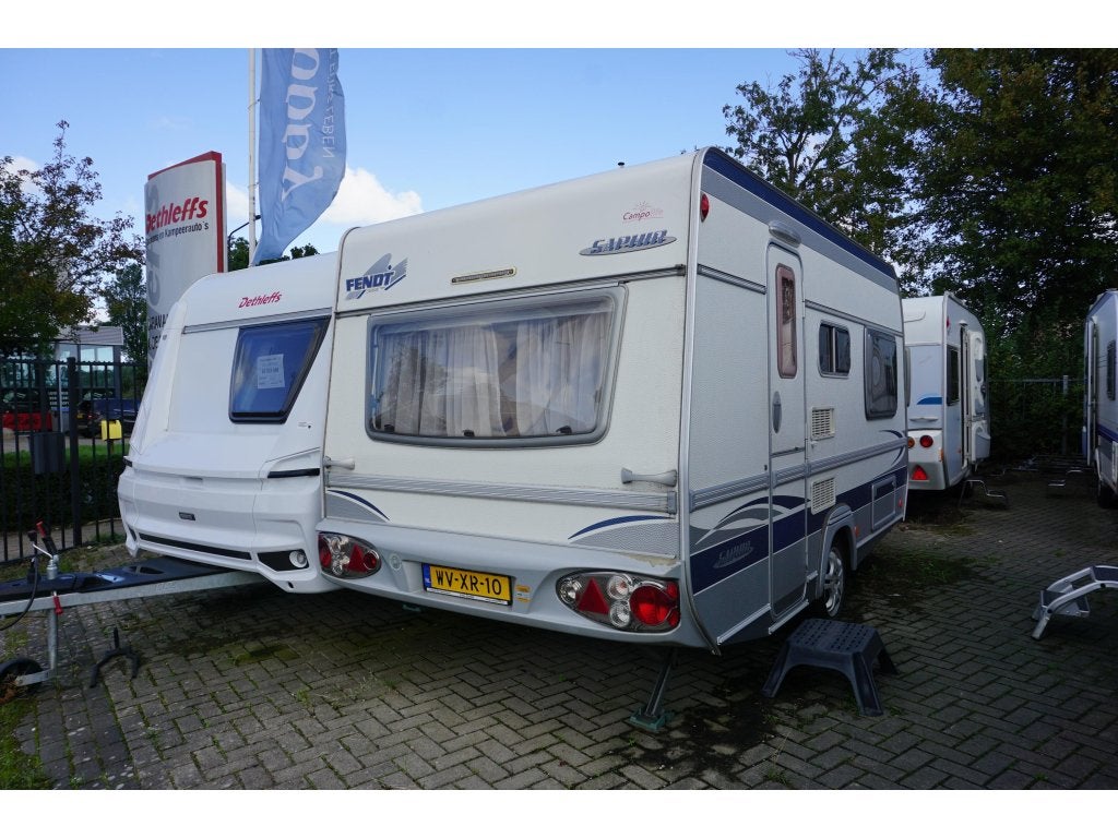 Fendt Saphir 410 TK Fietsenrek voor,Voortent, Caravans en Kamperen, Dwars-stapelbed, Ringverwarming, Bedrijf, 750 - 1000 kg