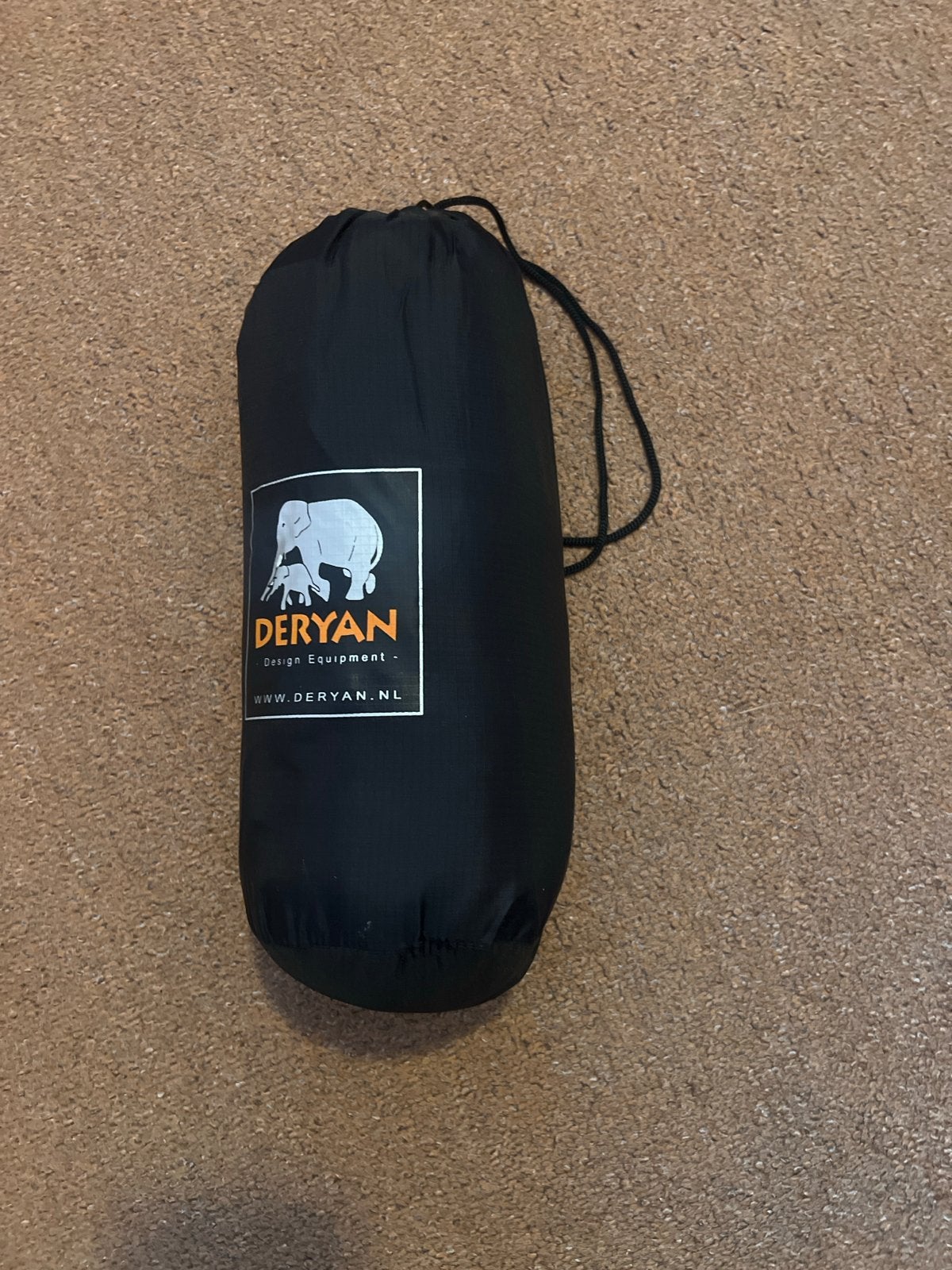 Deryan Design Equipment reisbedje/tentje, Ophalen, Zo goed als nieuw
