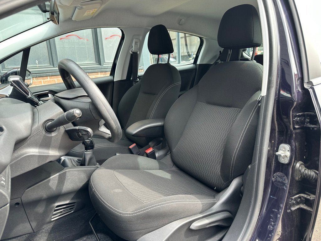 Peugeot 208 1.2 PureTech Blue Lion|Nap|Pdc|Cruise|carplay|Na, Voorwielaandrijving, Gebruikt, 1199 cc, 23 km/l