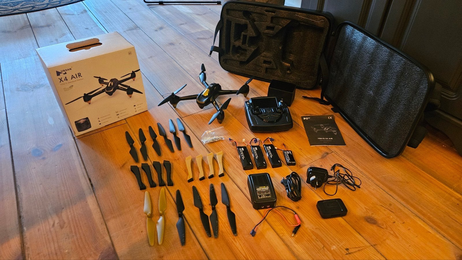 Hubsan X4 Air drone met koffer en extra's, 250 tot 900 gram, Cameradrone, 100 tot 1000 meter, Hubsan