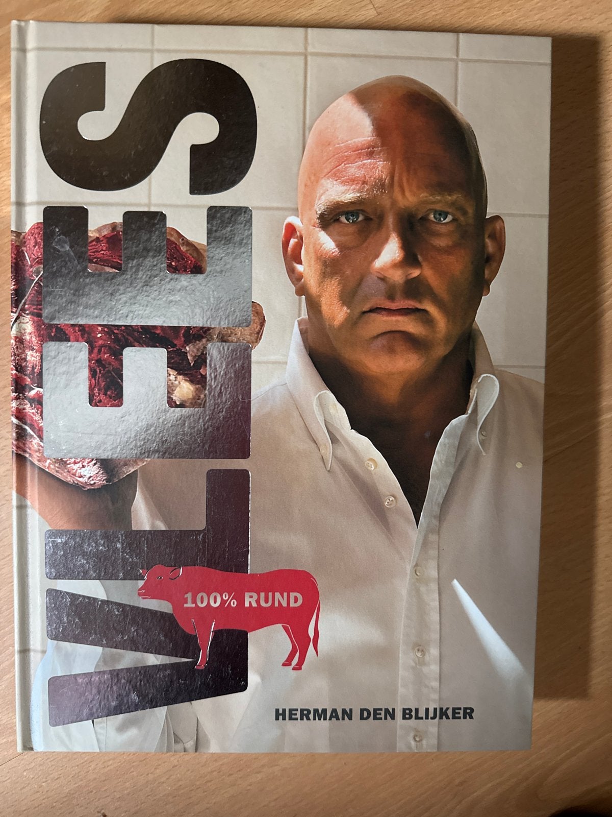 Vlees 100% Rund - Herman den Blijker kookboek, Boeken, Kookboeken, Ophalen of Verzenden, Zo goed als nieuw, Overige gebieden, Hoofdgerechten
