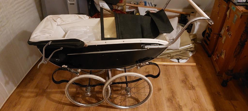 Vintage kinderwagen uit 1959 - opknapper met nieuwe matras, Ophalen of Verzenden, Gebruikt, Overige merken