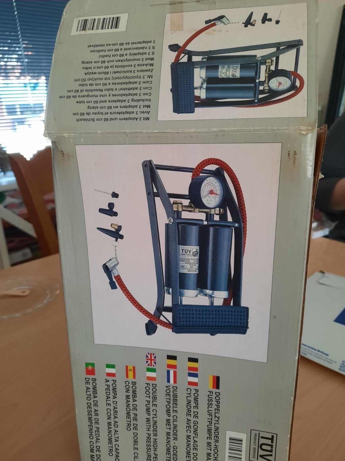 Dubbele cilinder voetpomp met manometer, Ophalen of Verzenden, Drukmeter, Zo goed als nieuw