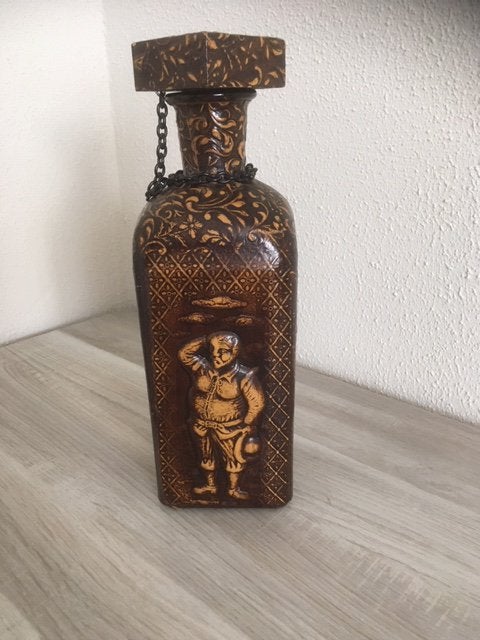 Karaf met reliëf, Ophalen of Verzenden
