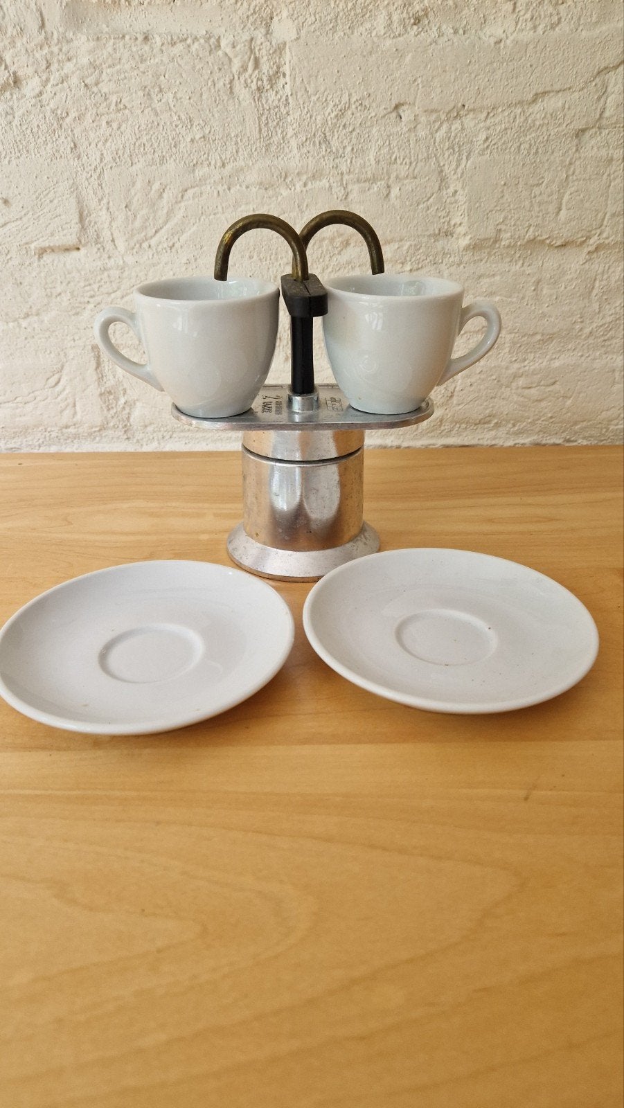 Minipercolator met twee espresso kop- en schotels, Huis en Inrichting, Keuken | Keukenbenodigdheden, Ophalen of Verzenden