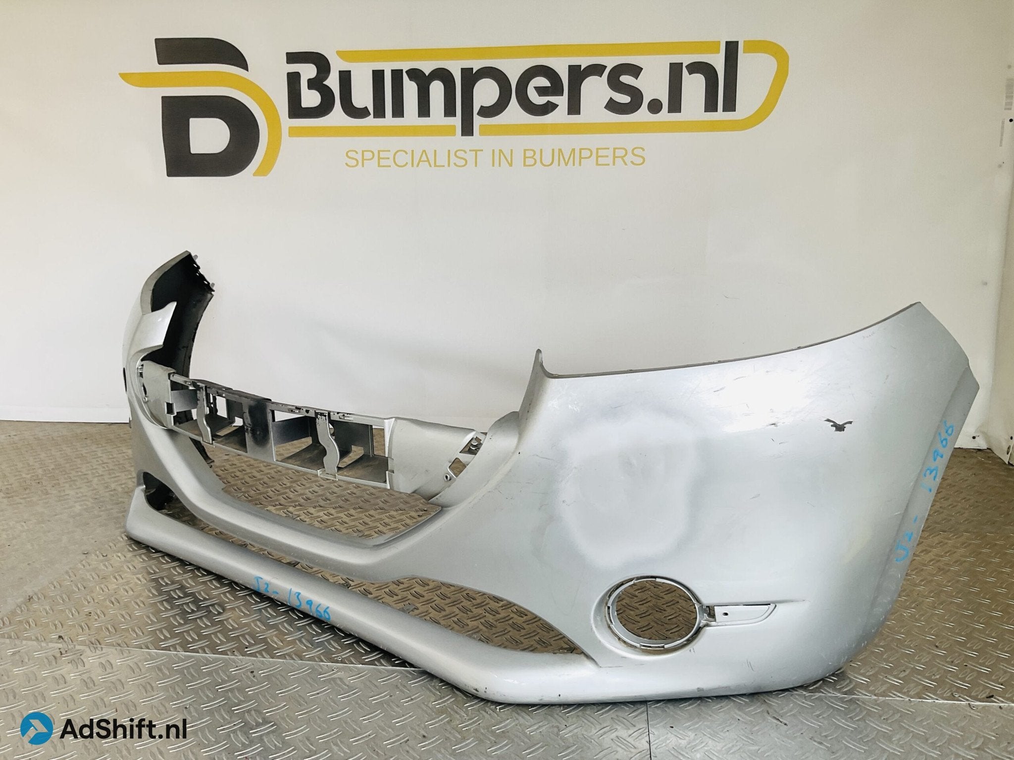 Bumper Peugeot 208 12-16 967279447700 Voorbumper 2-J2-13966z, Auto-onderdelen, Carrosserie en Plaatwerk, Bumper