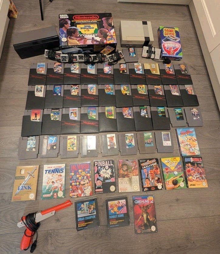 Nintendo nes verzameling, Ophalen, Zo goed als nieuw, Met 3 controllers of meer, Met zapper/pistool