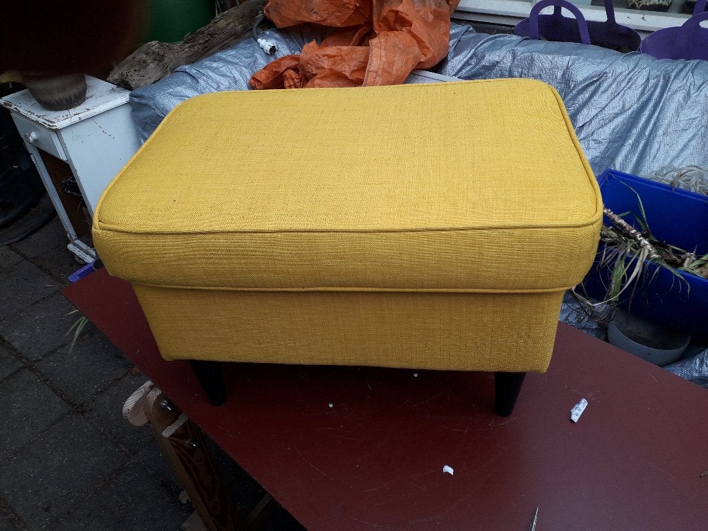 strandmon voetenbankje hocker geel, Ophalen, Gebruikt, 125 cm of meer, Stof