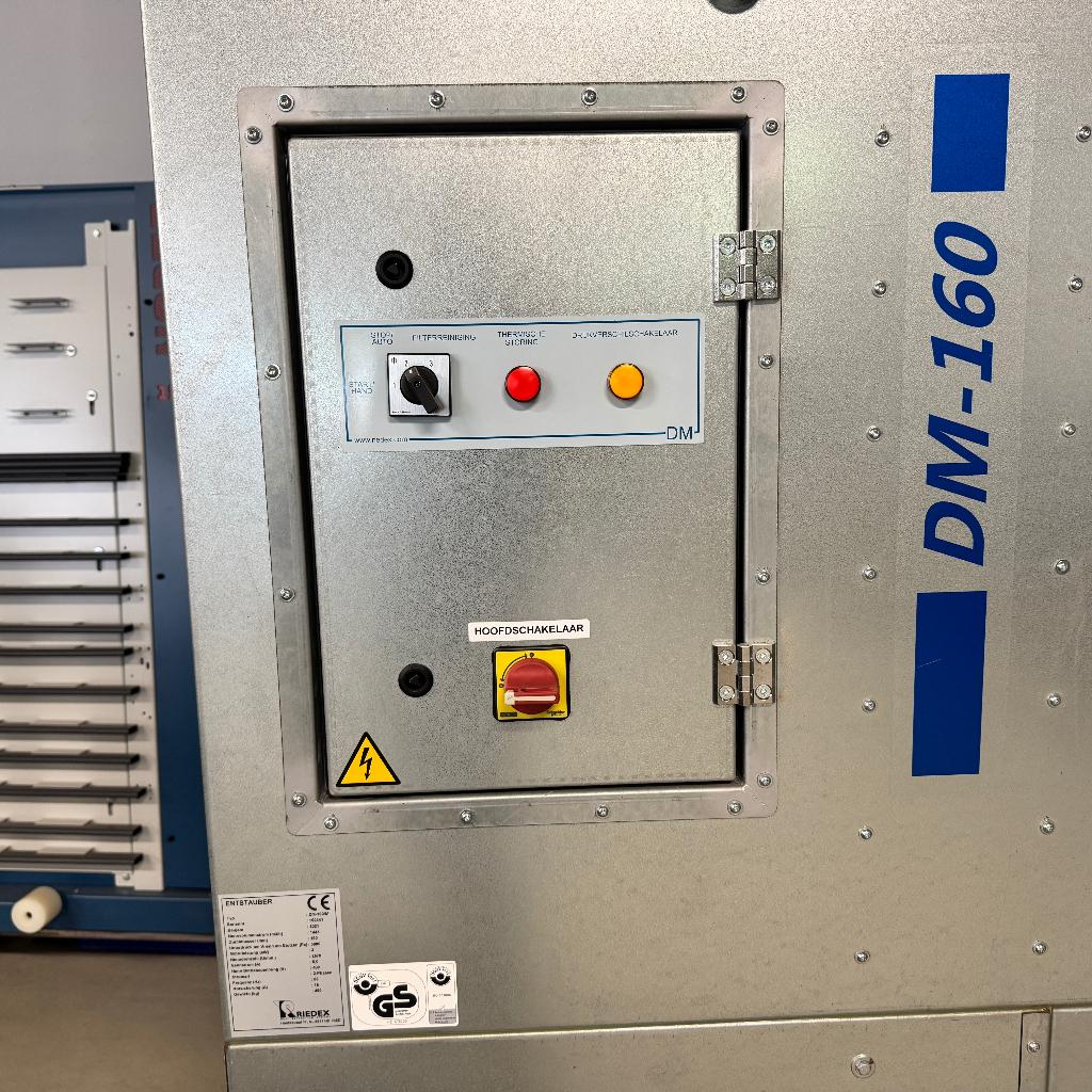 DM-160 Riedex afzuigunit, Zakelijke goederen, Ophalen