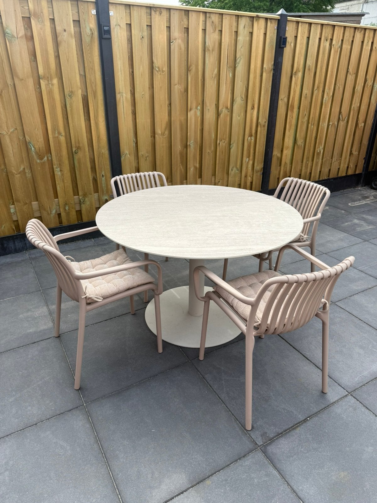 Tuinset tuintafel rond 4 tuinstoelen, Ophalen, 4 zitplaatsen, Eettafel, Zo goed als nieuw