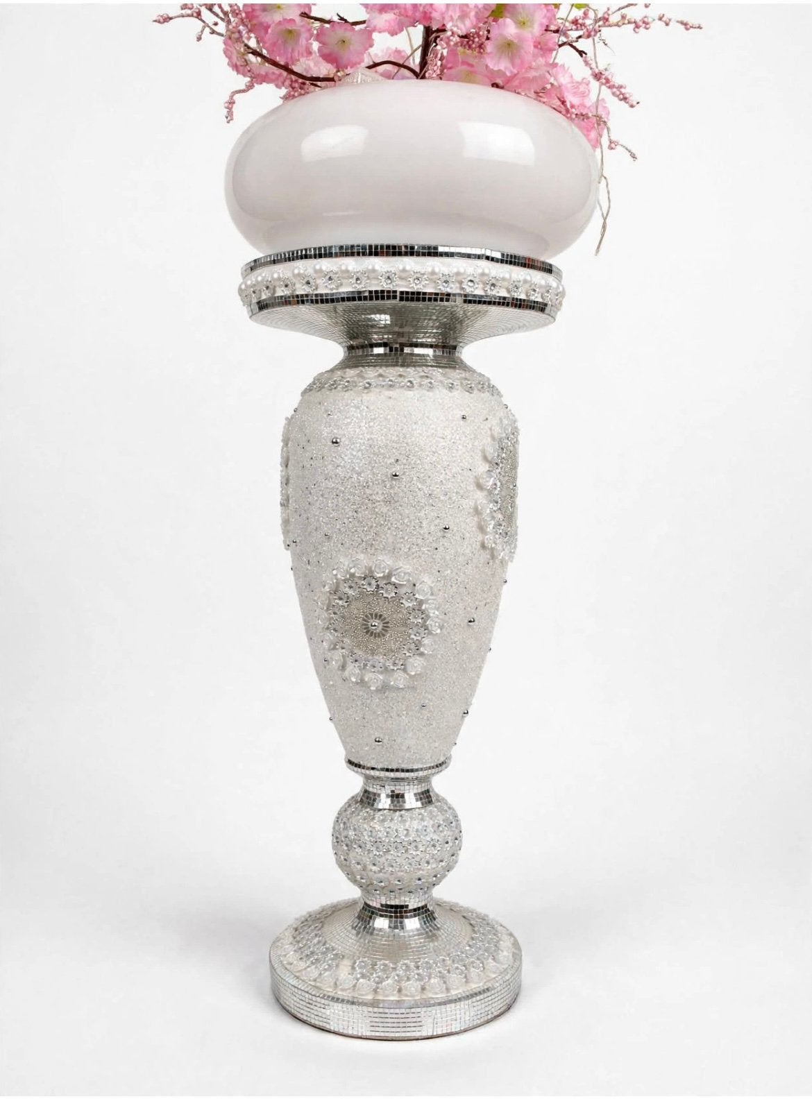 Grote decoratieve vaas met roze bloesem, Ophalen, Overige materialen, Wit, Inclusief decoratie