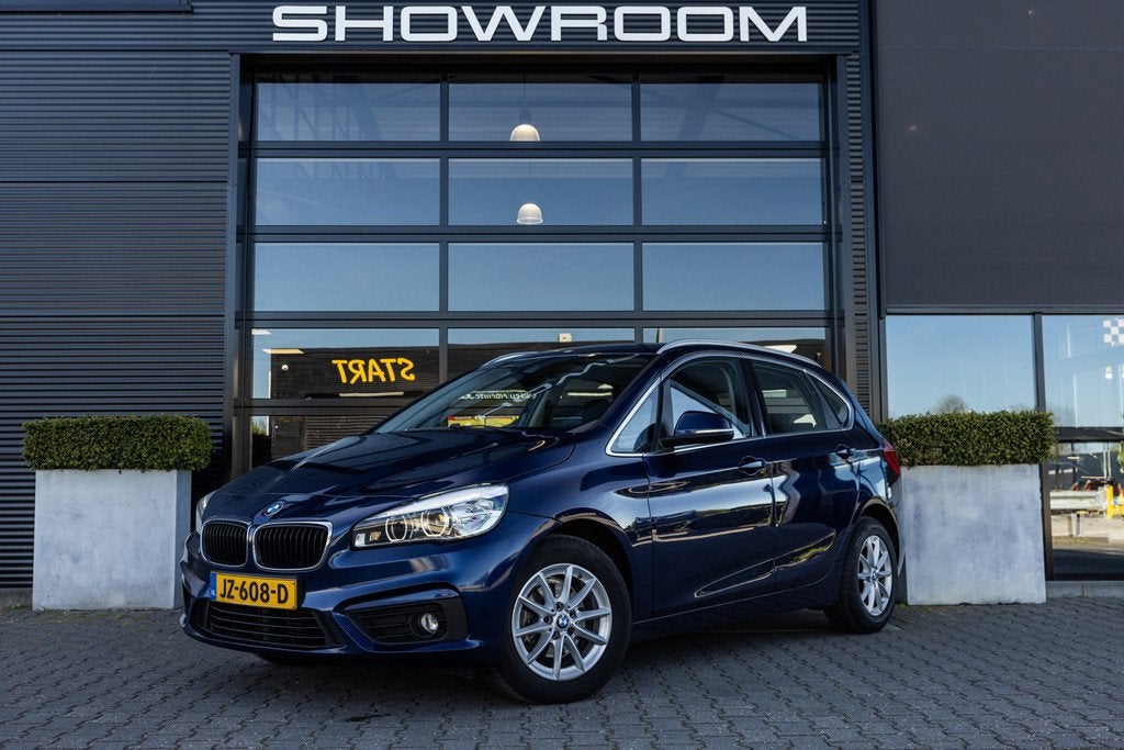 BMW 2-serie Active Tourer 216i Executive NL Auto, LED, Navi,, Auto's, BMW, Voorwielaandrijving, Stof, Gebruikt, Bedrijf