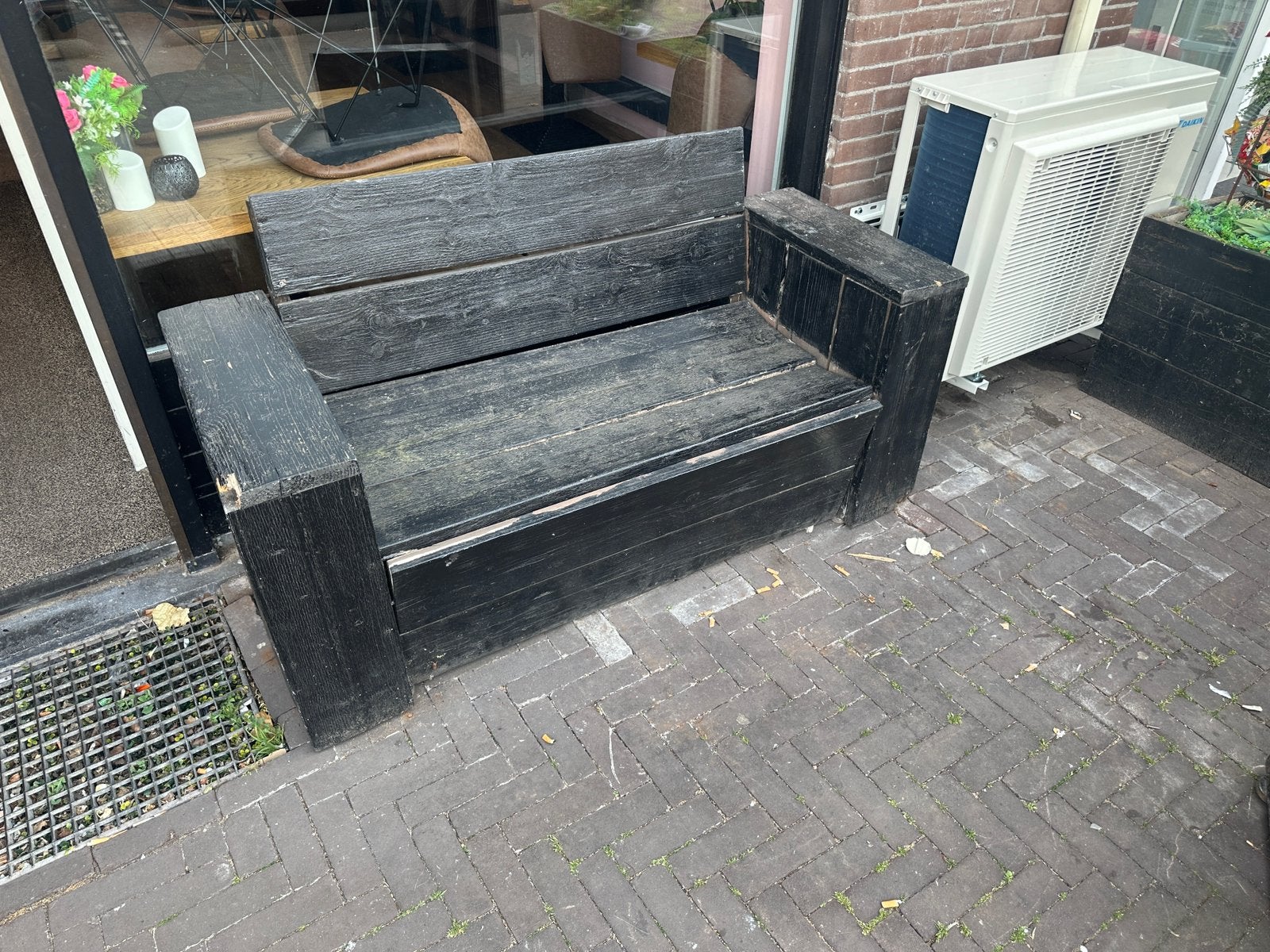 GRATIS 2 tuinbanken zwart, Tuin en Terras, Ophalen, Gebruikt, Hout