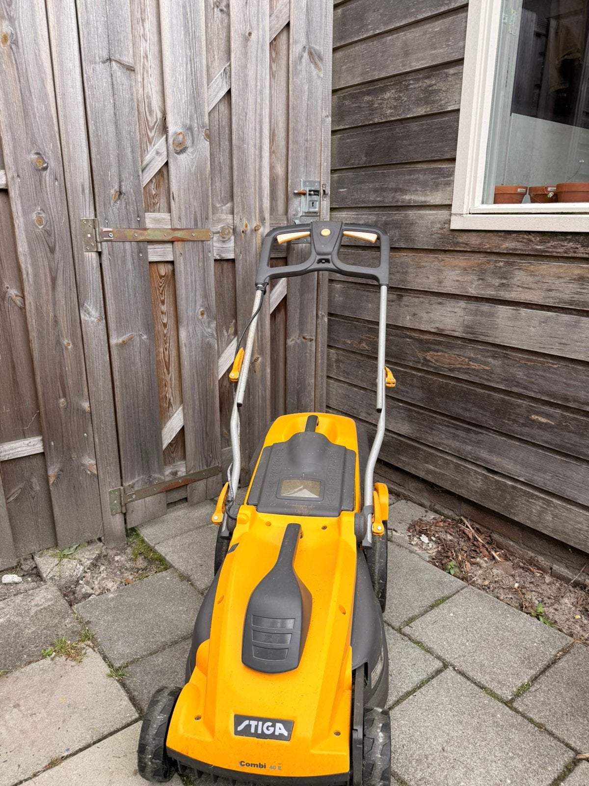 Stiga Combi 40e grasmaaier, Tuin en Terras, Grasmaaiers, Ophalen, Elektrische grasmaaier, Zo goed als nieuw, 30 t/m 39 cm
