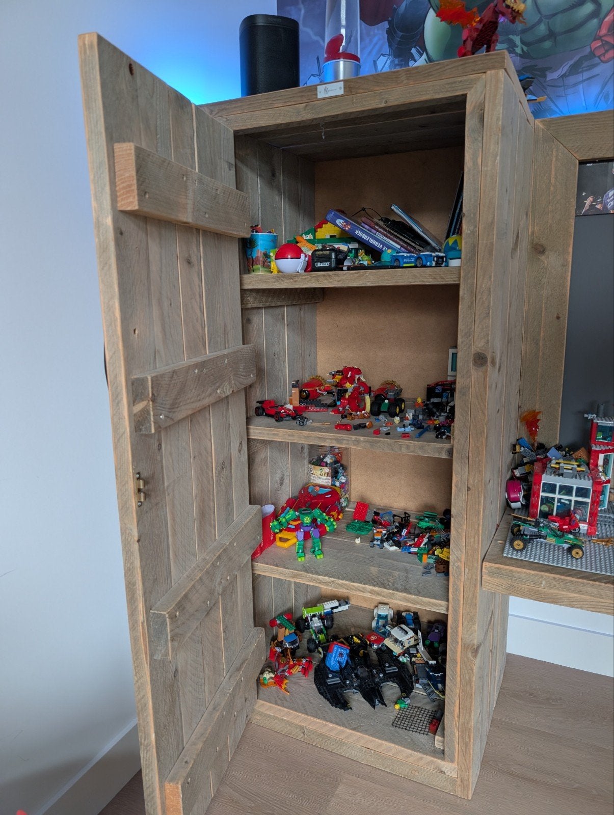 Foto 10 van kindermeubel kast steiger hout kinderbureau kind legoplaat