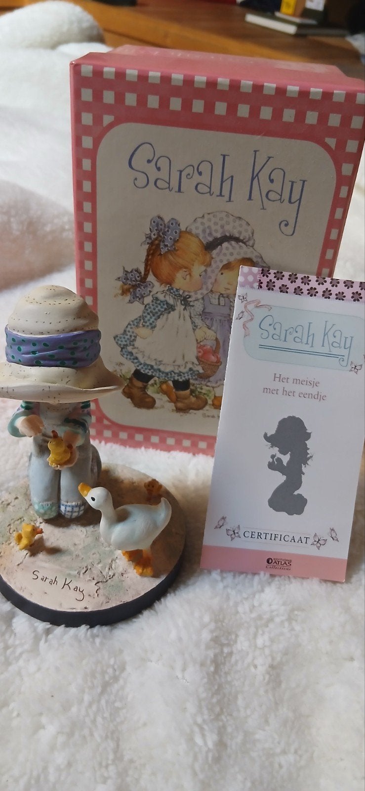 Sarah Kay beeldje 'Het meisje met het eendje', Verzamelen, Ophalen of Verzenden, Zo goed als nieuw, Mens