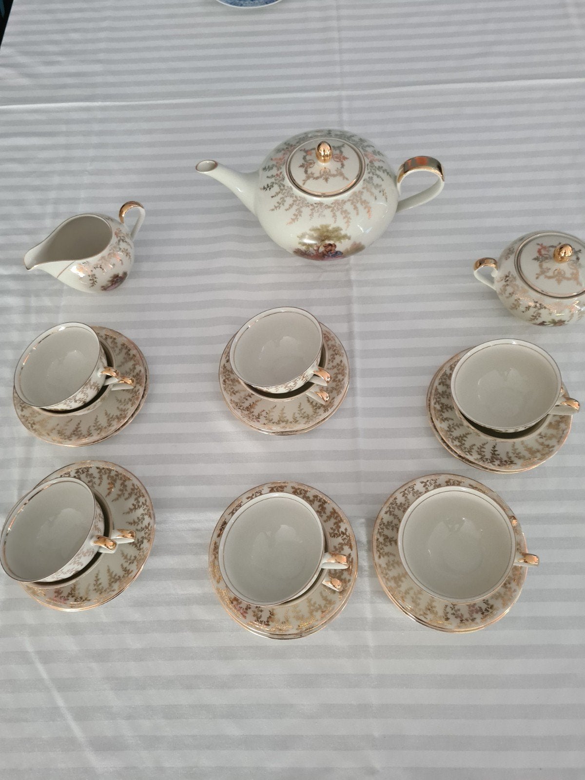 Bavaria theeservies met gouden details en romantisch, Ophalen
