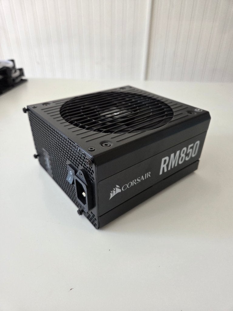 Corsair RM850 pc voeding - GOLD & volledig modulair, Ophalen, Zo goed als nieuw