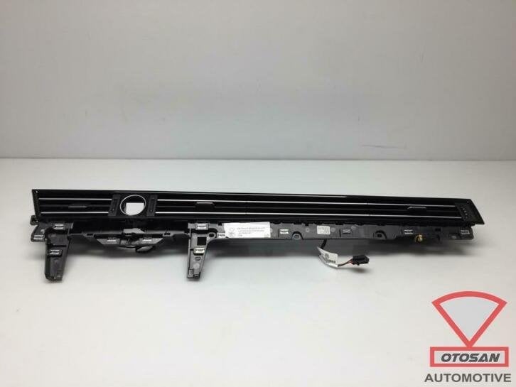 vw passat b8 2019 luchtrooster dashboard 3g1858416f, Gebruikt, Volkswagen, Volkswagen AG, Berliner Ring 2
38440  Wolfsburg, DE