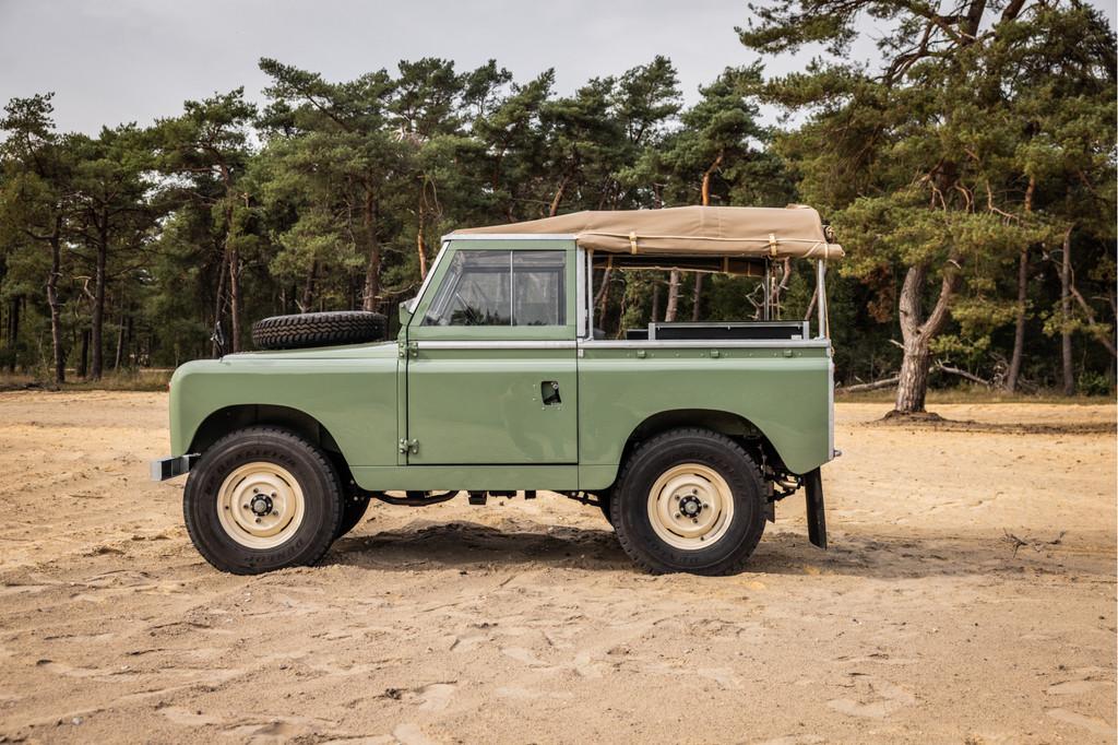 Land Rover 88 Series 2 Nieuwstaat volledig gerestaureerd, Auto's, 2286 cc, 7 stoelen, Bedrijf, Handgeschakeld