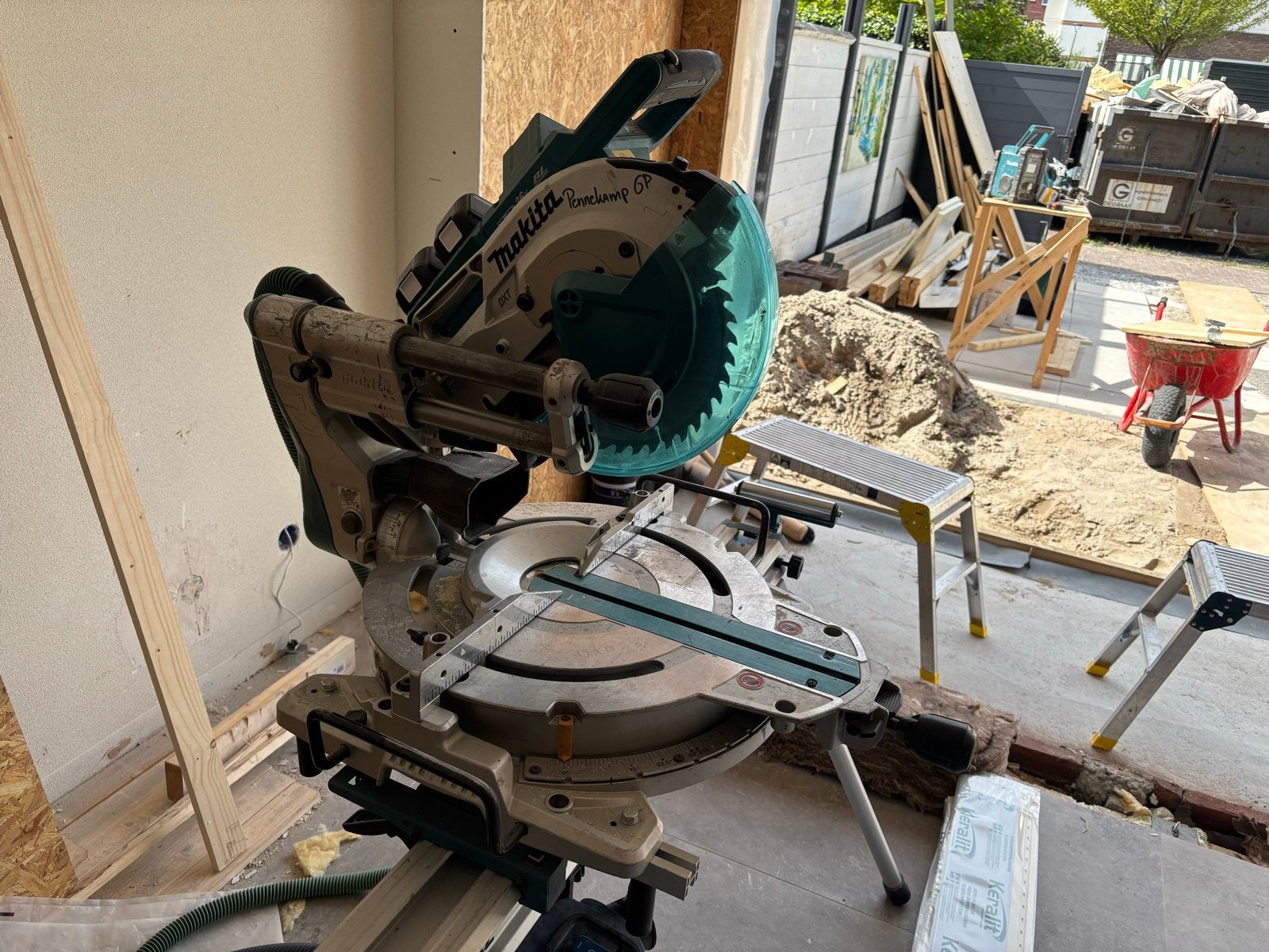 Makita DLS111 Accu Afkortzaag 36V (2x18V) - Zonder accu's, Doe-het-zelf en Verbouw, Gereedschap | Zaagmachines, Ophalen, Gebruikt