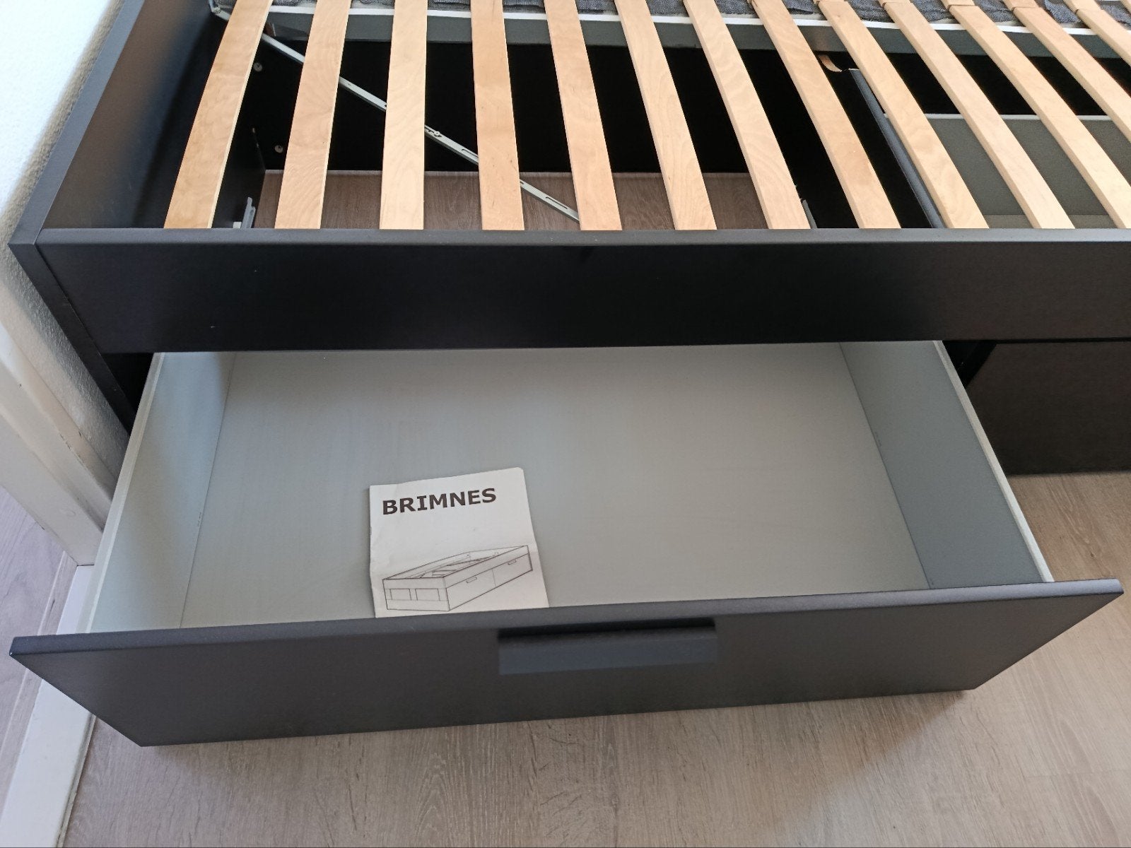 brimnes 140x200 bedframe-lades-lattenbodems, Ophalen, Gebruikt, Zwart, Tweepersoons