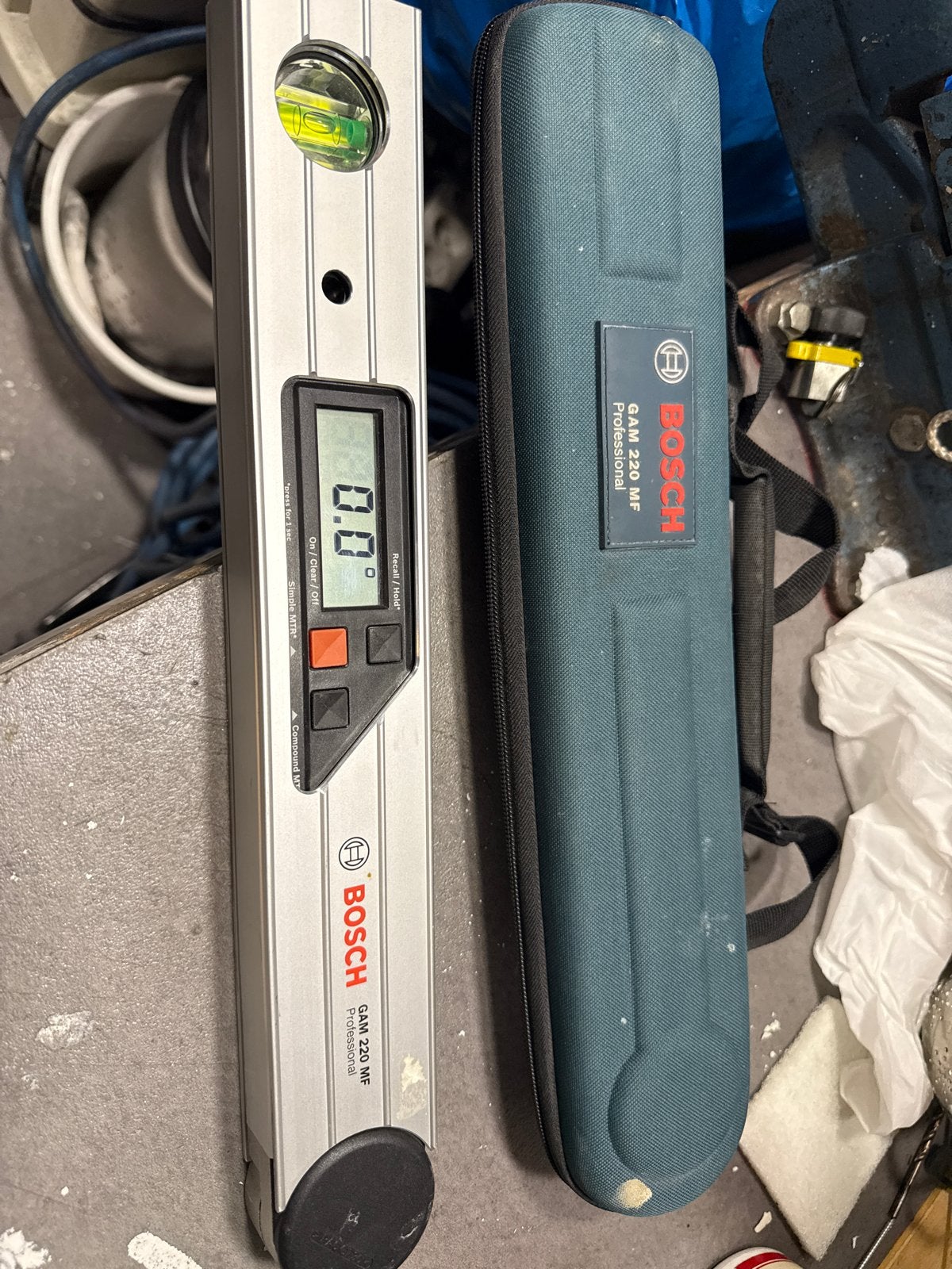 Bosch GAM 220 MF Professional digitale hoekmeter, Ophalen of Verzenden, Gebruikt, Overige meters