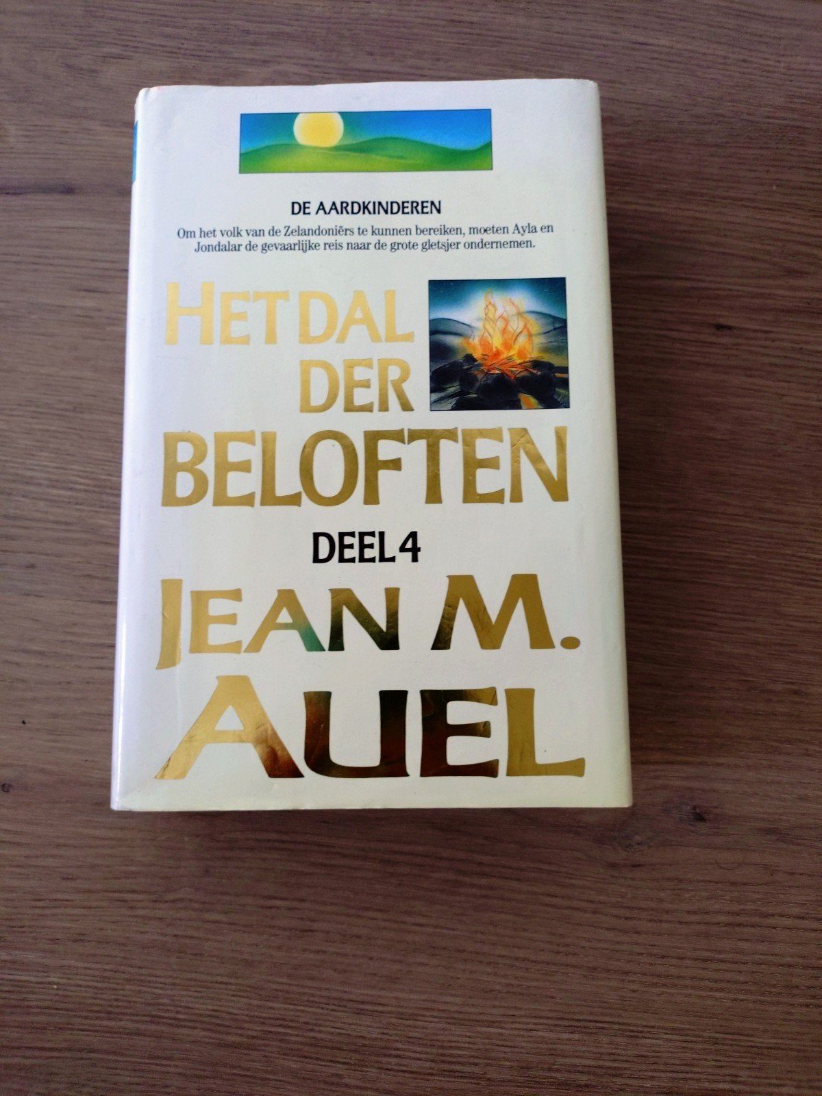 Het Dal der Beloften - De Aardkinderen Deel 4, Ophalen of Verzenden, Gelezen, Jean M. Auel, Nederland