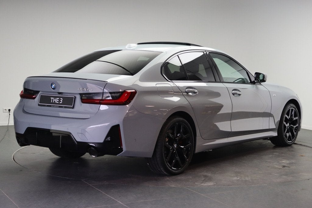 BMW 3 Serie 330e M Sport Automaat / Schuif-kanteldak / Sport, Auto's, BMW, Automaat, 1998 cc, Achterwielaandrijving, Zwart