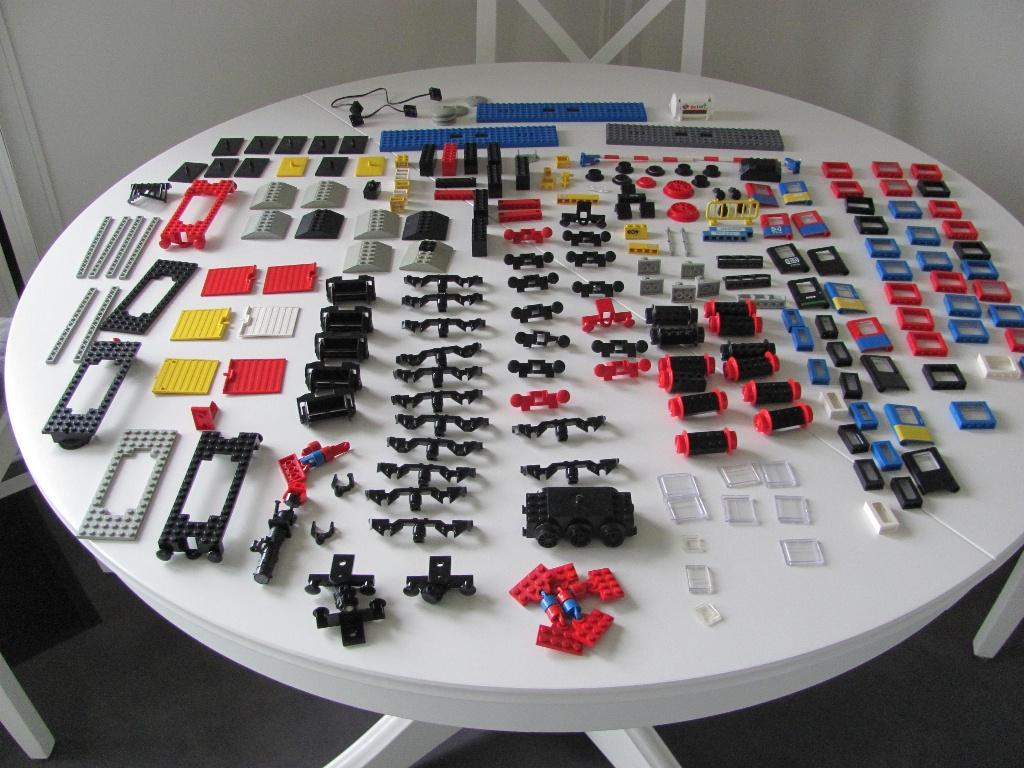 Lego trein onderdelen + 12 volt motor jaren 80 / 90, Kinderen en Baby's, Speelgoed | Duplo en Lego, Ophalen of Verzenden, Zo goed als nieuw