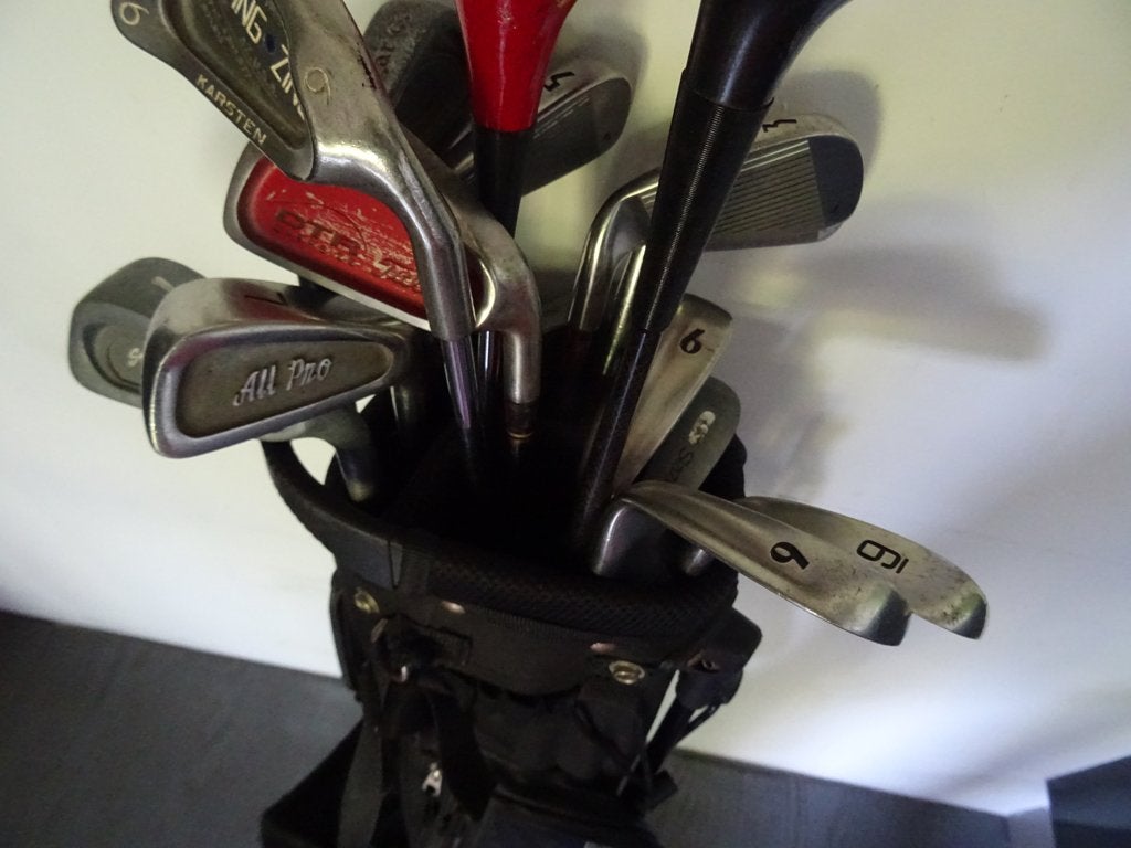 GOLFTAS MET 15 (R-H) CLUBS (O.A: MIZUN0, TITLEIST, PING,ETC), Ophalen of Verzenden, Gebruikt, Set, Overige merken