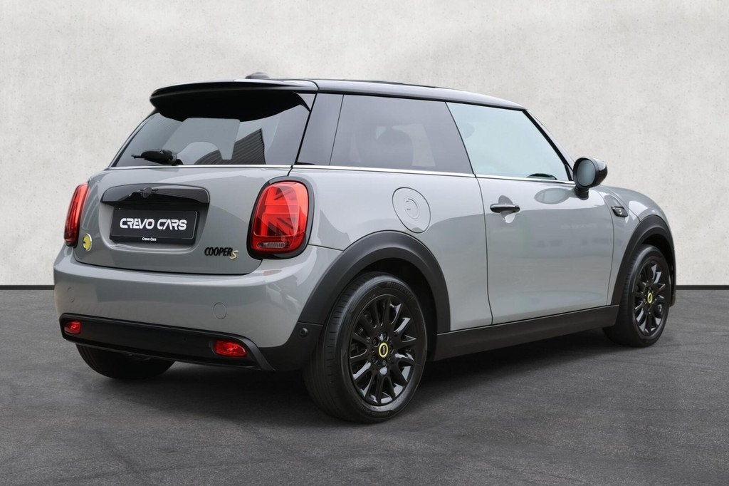 Mini Electric Classic 33 kWh | NAVI | Carplay | SOH 95.1% |, Gebruikt, Zwart, 33 kWh, 4 stoelen