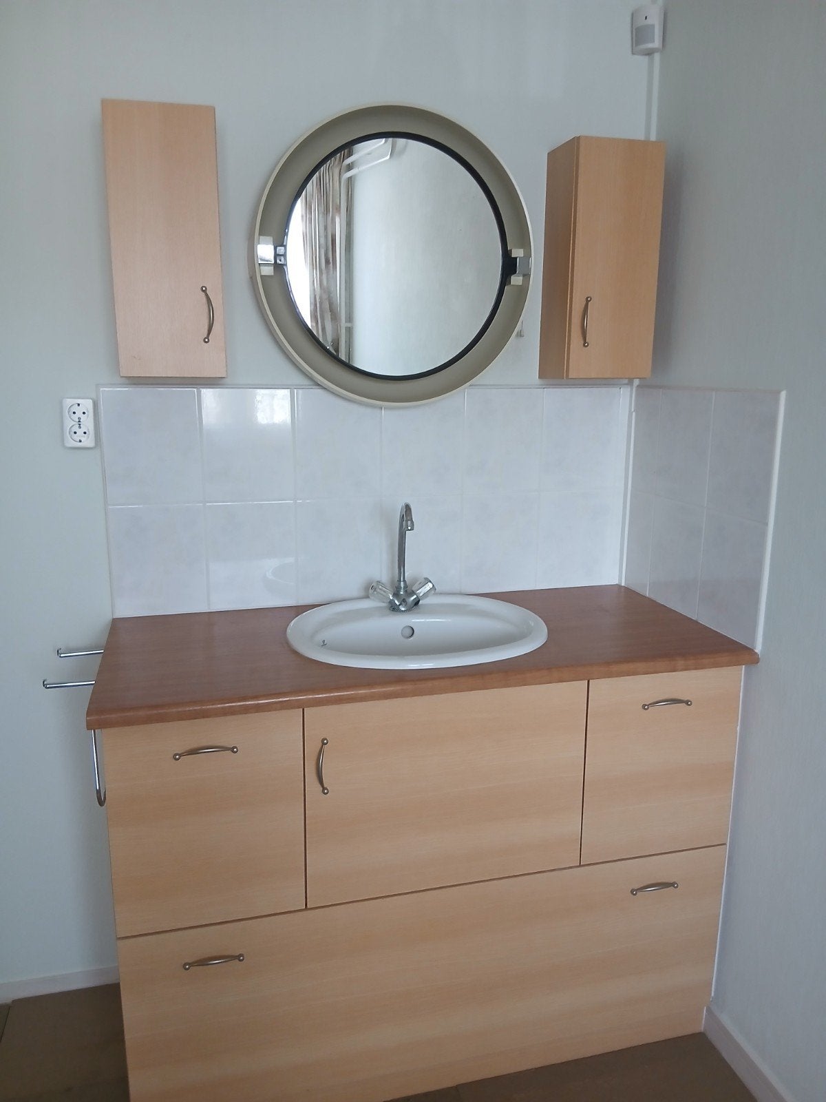 badkamermeubel met spiegel en kastjes, Huis en Inrichting, Ophalen, 50 tot 75 cm, 100 tot 150 cm, Minder dan 100 cm