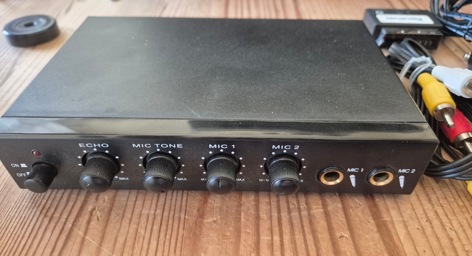 Karaoke set met 2 microfoons en mixer, Ophalen, Gebruikt