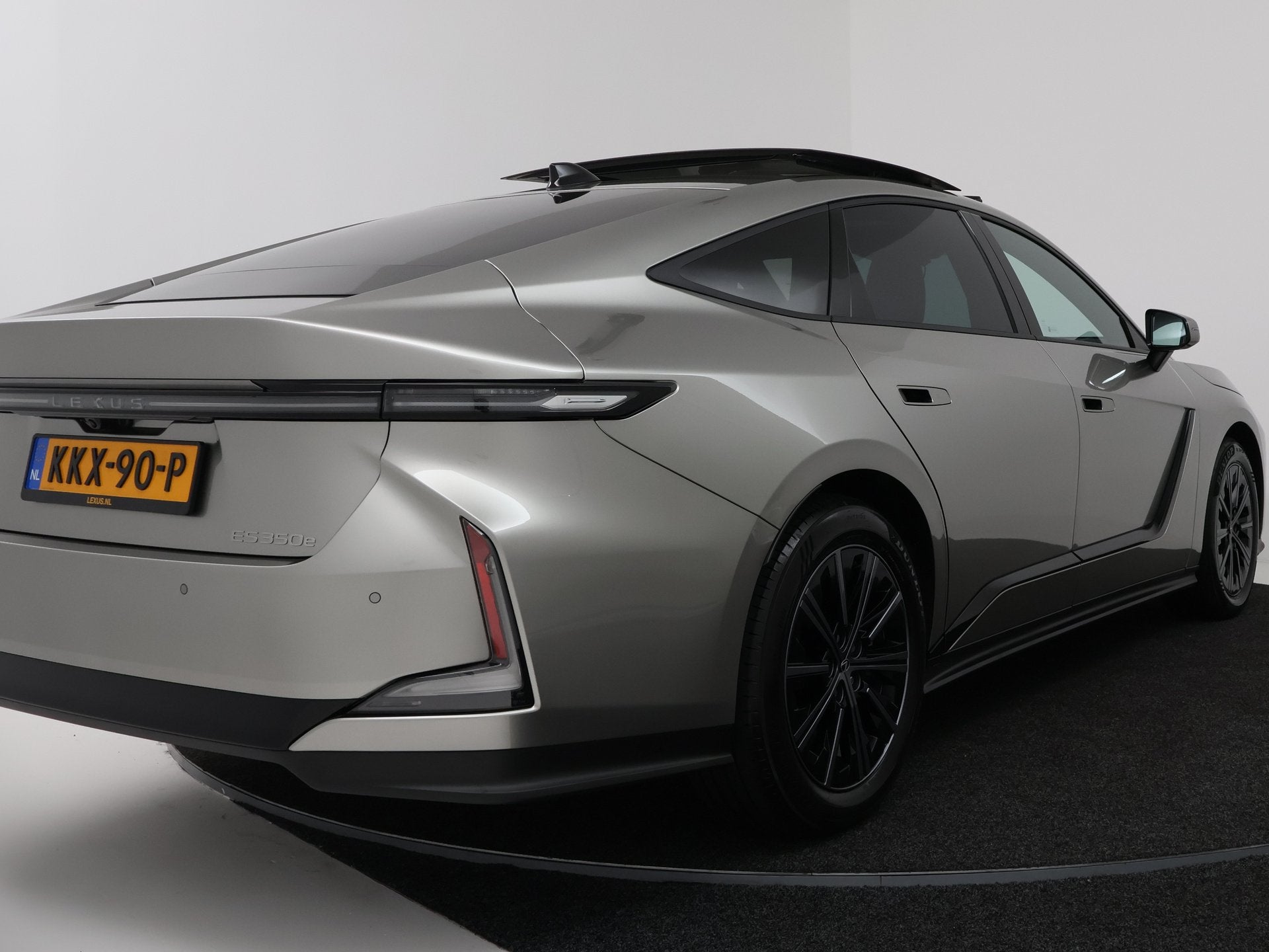 Lexus ES 350e Luxury Line (bj 2026, automaat), Auto's, Lexus, 575 km, 24 min, Automatische klimaatregeling, 77 kWh