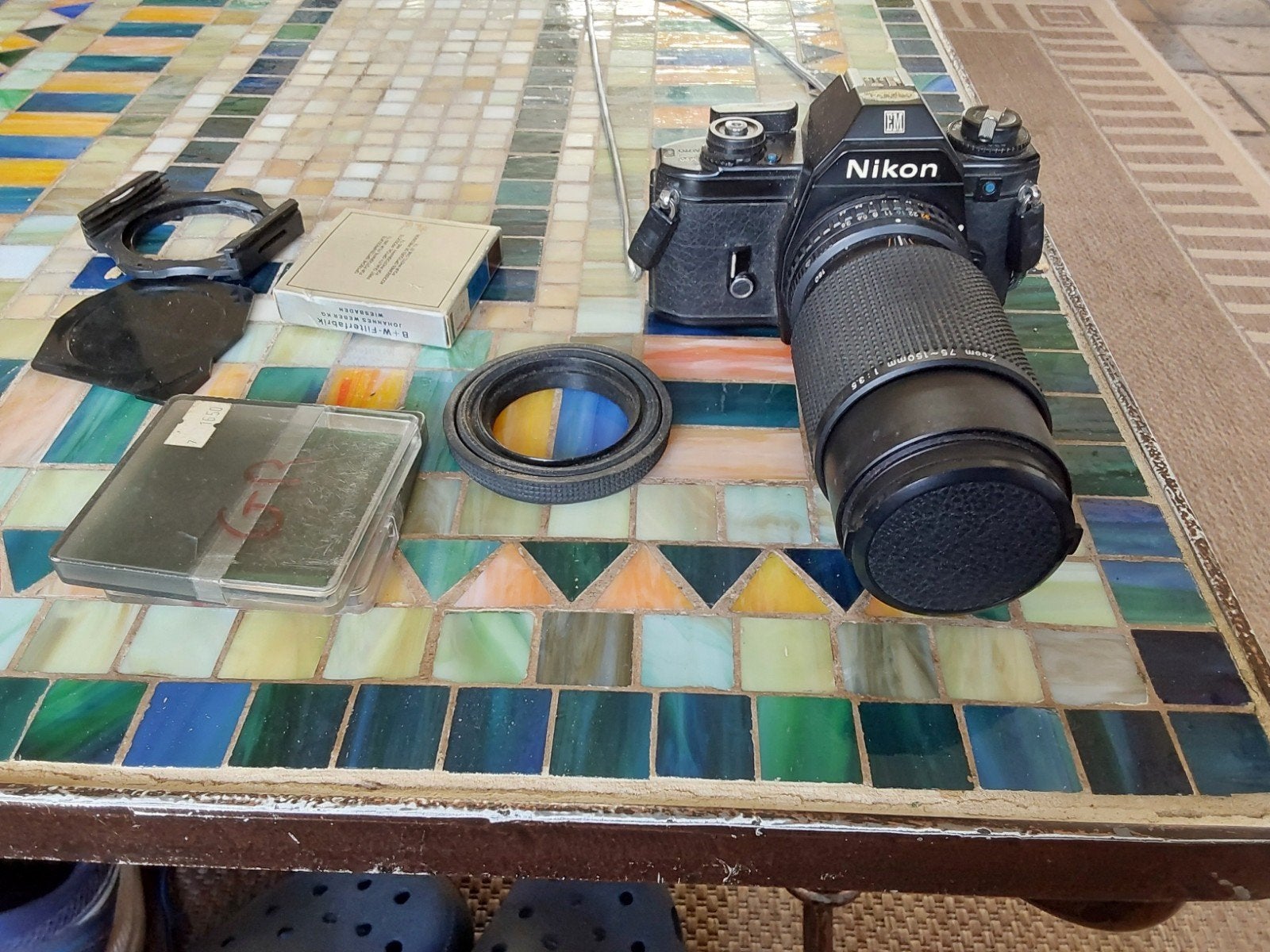 Nikon EM Spiegelreflexcamera met Telezoomlens en Accessoires, Audio, Tv en Foto, Fotocamera's Analoog, Ophalen of Verzenden