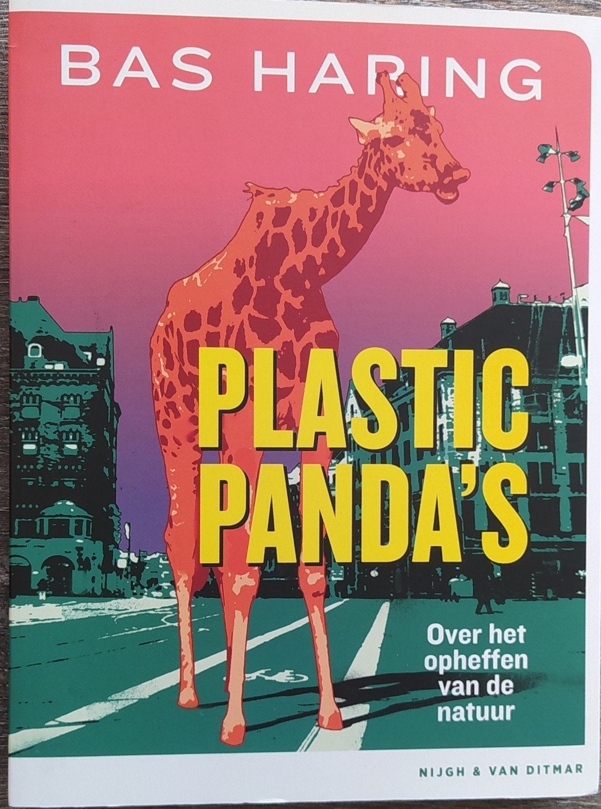 Bas Haring - Plastic panda's, Ophalen of Verzenden, Zo goed als nieuw, Bas Haring