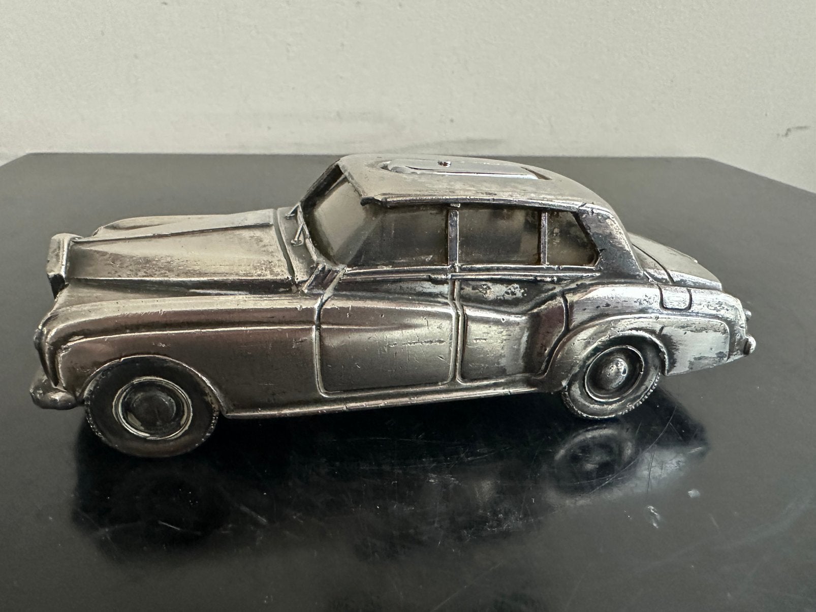 Oude metalen tafel aansteker Rolls-Royce oldtimer auto, Ophalen of Verzenden, Gebruikt, Aansteker
