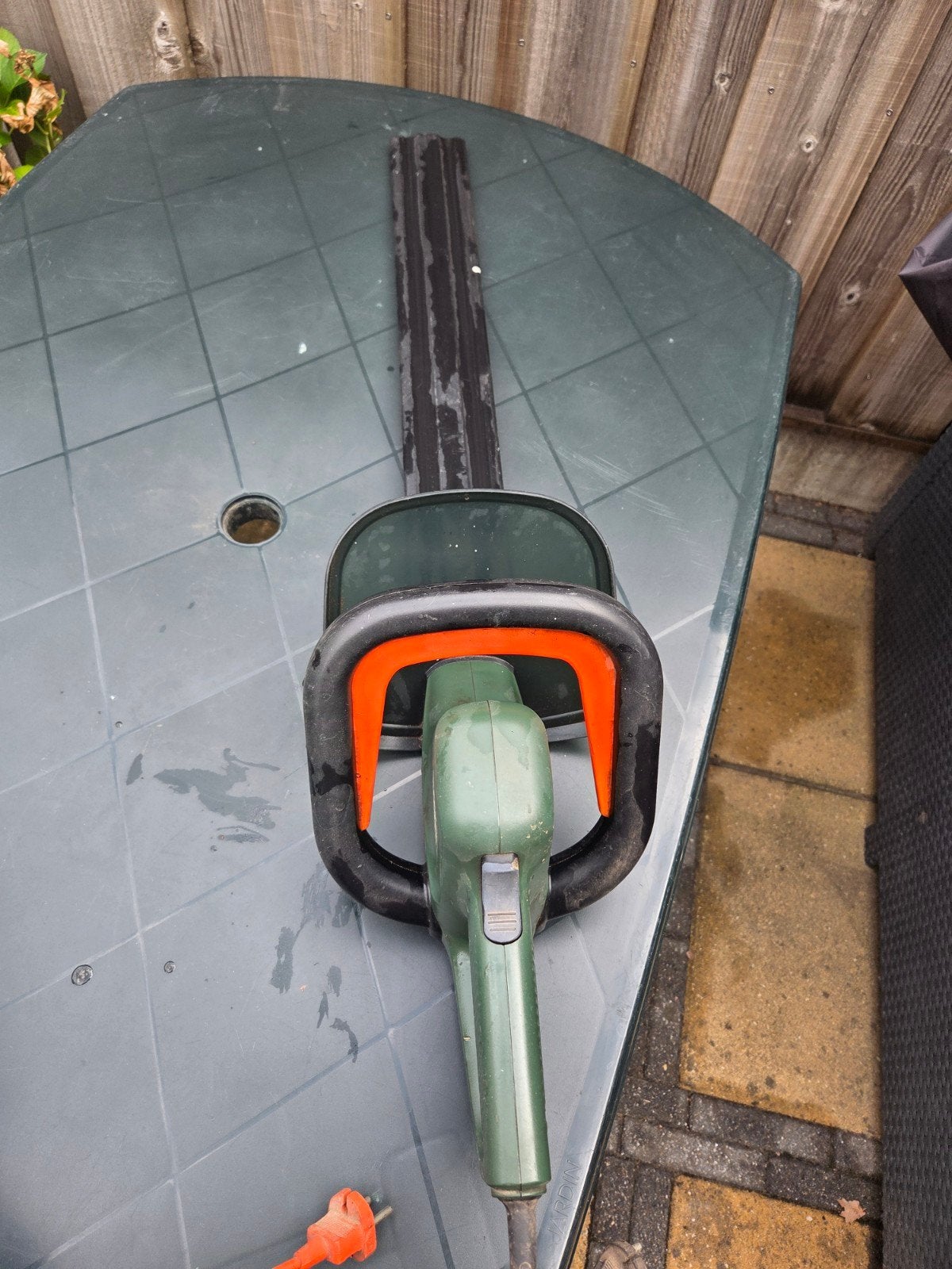 Black & Decker GT540 500W Elektrische Snoeischaar 63cm, Ophalen, Gebruikt, 20 t/m 29 mm, Black & Decker