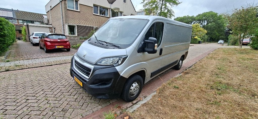 Peugeot Boxer GB 333 L2h2 Bluehdi 130PK  2018, Voorwielaandrijving, Stof, 4 cilinders, 2500 kg