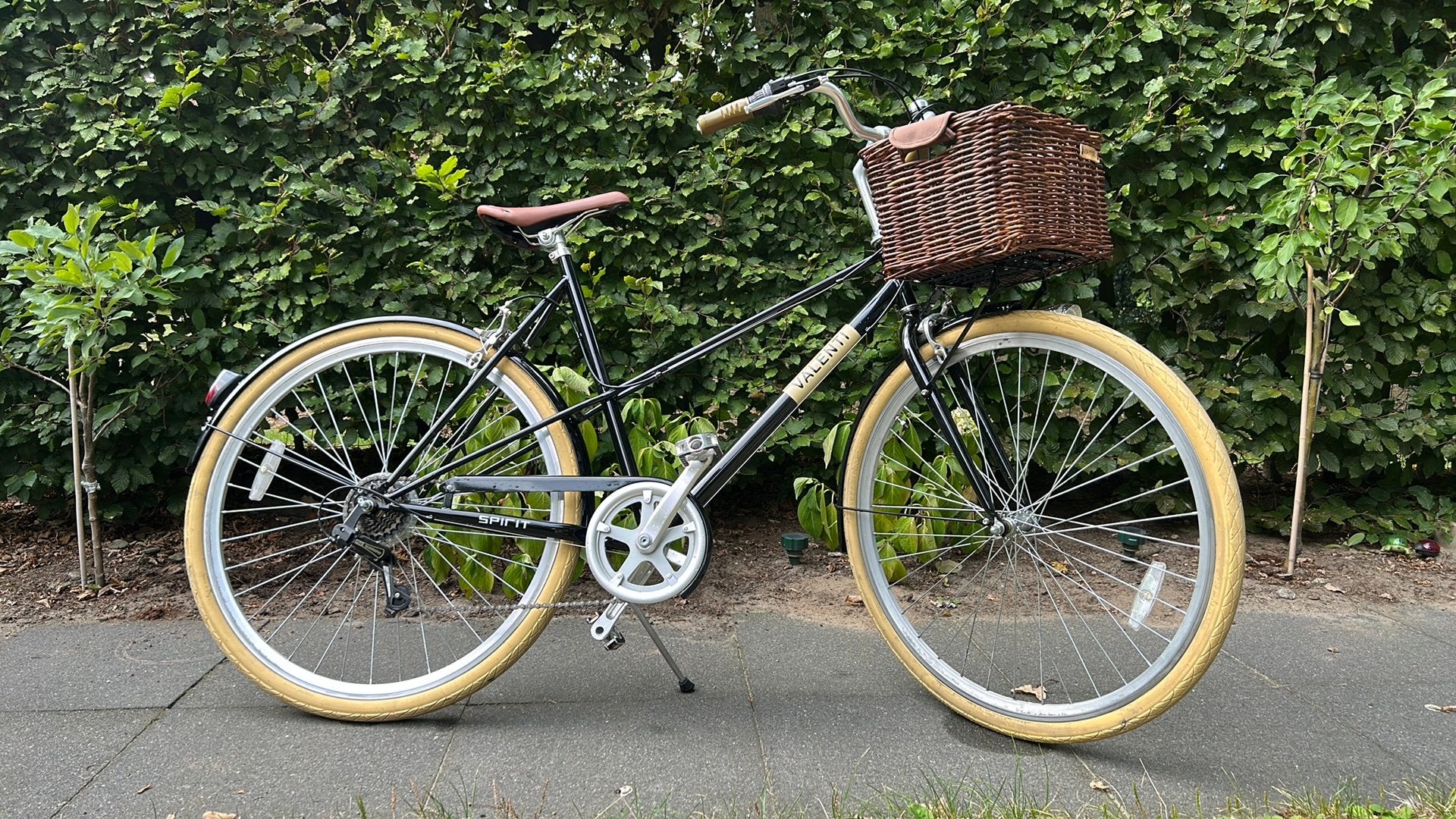 Valenti damesfiets met Basil mand, Velgrem, Versnellingen, Zo goed als nieuw, Ophalen