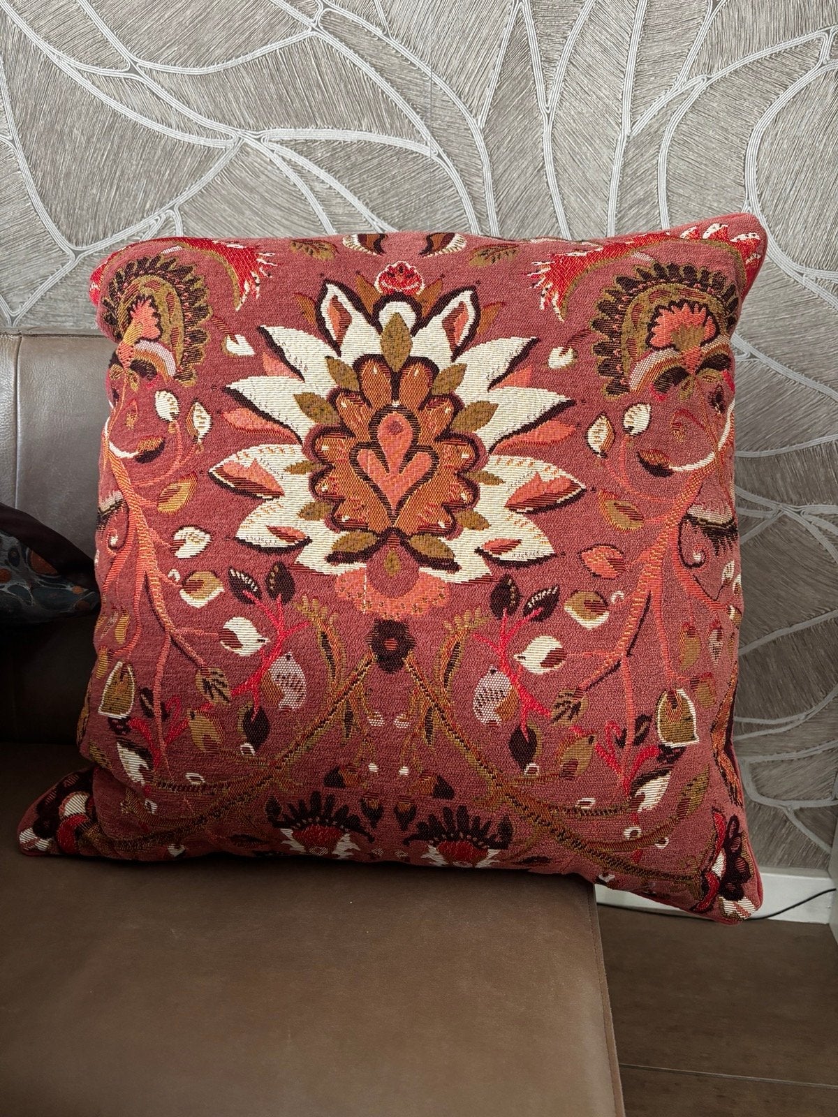 Sierkussen met geborduurd bloemenpatroon - Rood/Oranje, Ophalen, Overige merken, Meerkleurig, Met print
