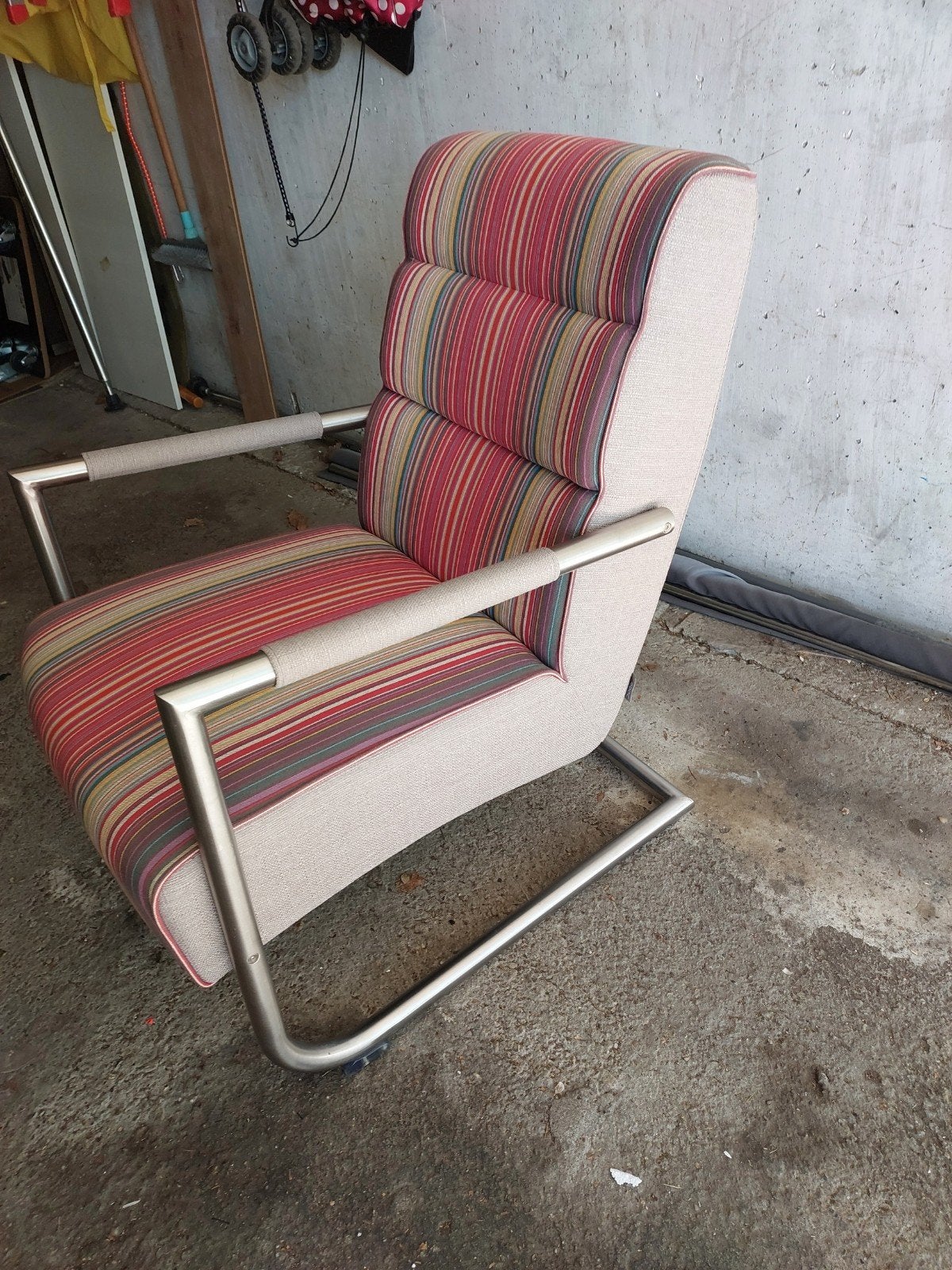 Zo goed als nieuwe kleurrijke fauteuil van XOOON, Huis en Inrichting, Fauteuils, Ophalen