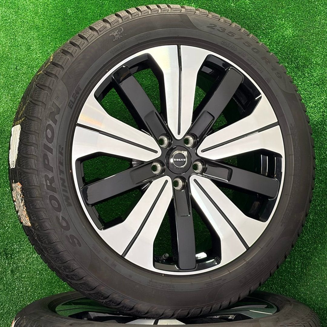 Originele 19 inch Volvo R-Design velgen winterbanden XC40, 19 inch, Gebruikt, 255 mm, -
