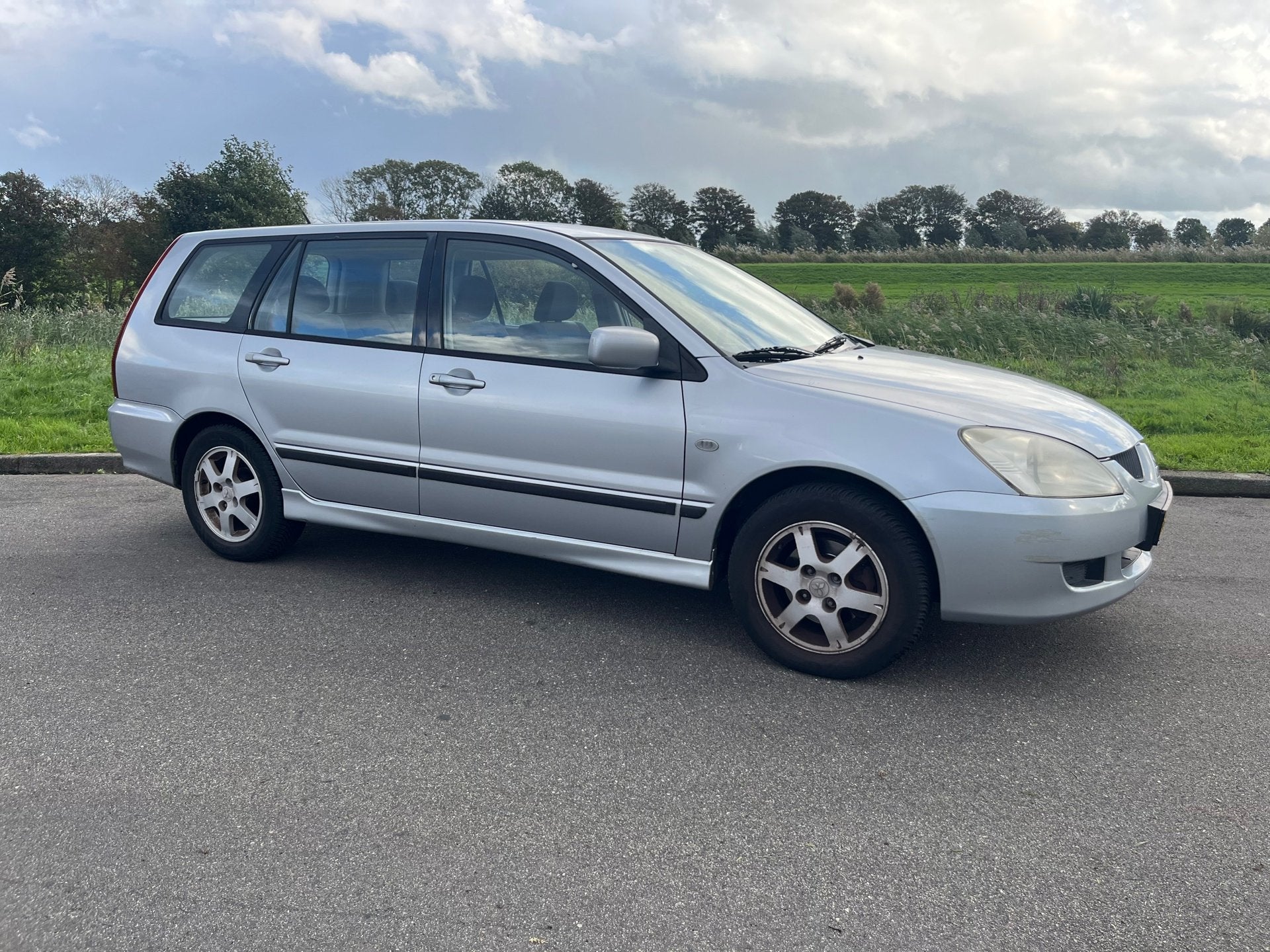 Mitsubishi Lancer Station Wagon 1.6 Comfort BJ 2005/* AIRCO, Auto's, Voorwielaandrijving, Stof, Gebruikt, Zwart