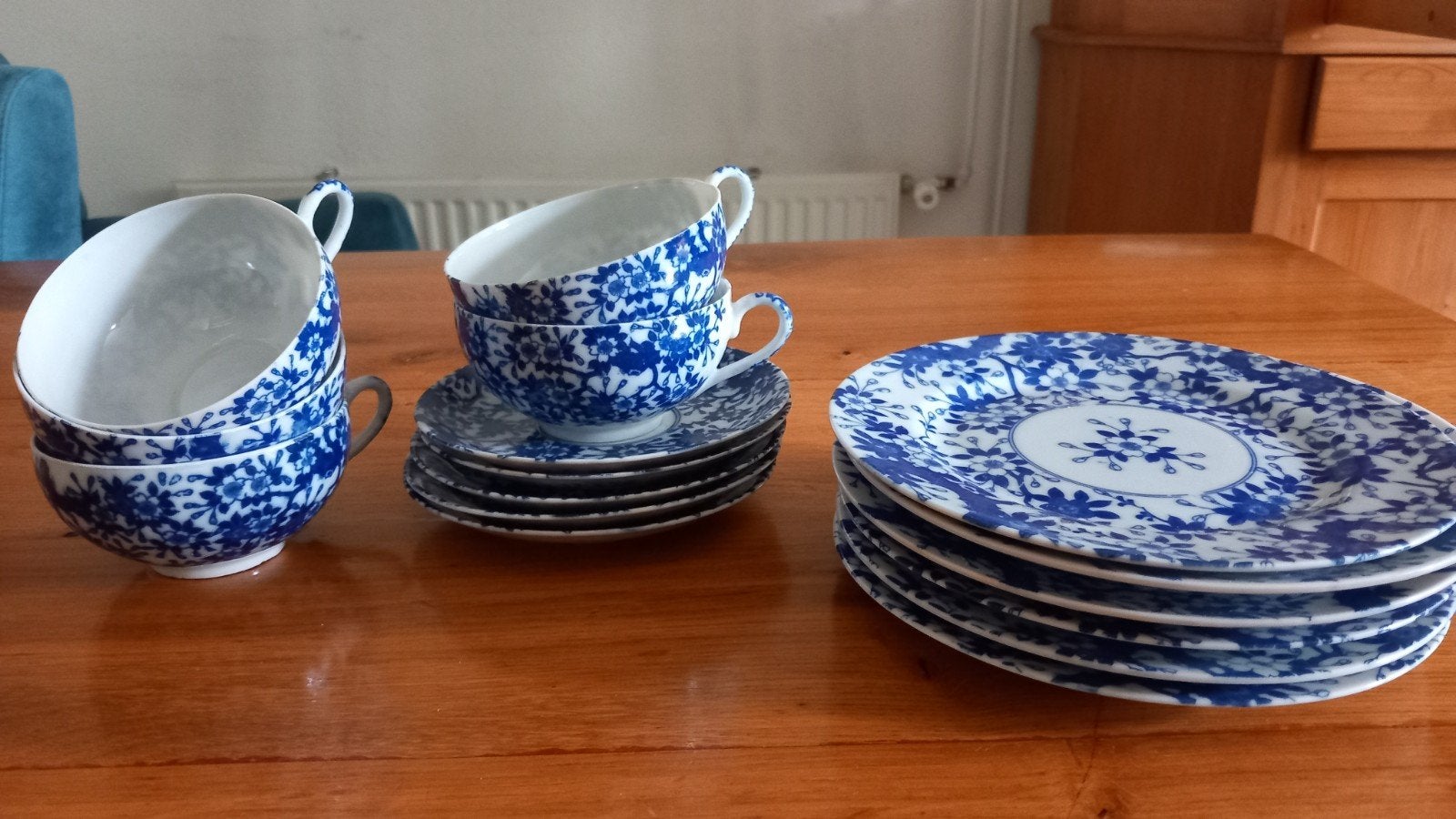 Blauw wit Japans/Chinees servies bloemen patroon, Ophalen