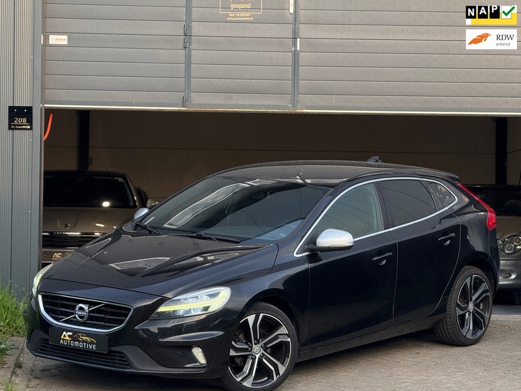 Volvo V40 2.0 D2 R-Design Business Xenon/Euro6, Auto's, Volvo, Voorwielaandrijving, Gebruikt, Euro 6, 4 cilinders