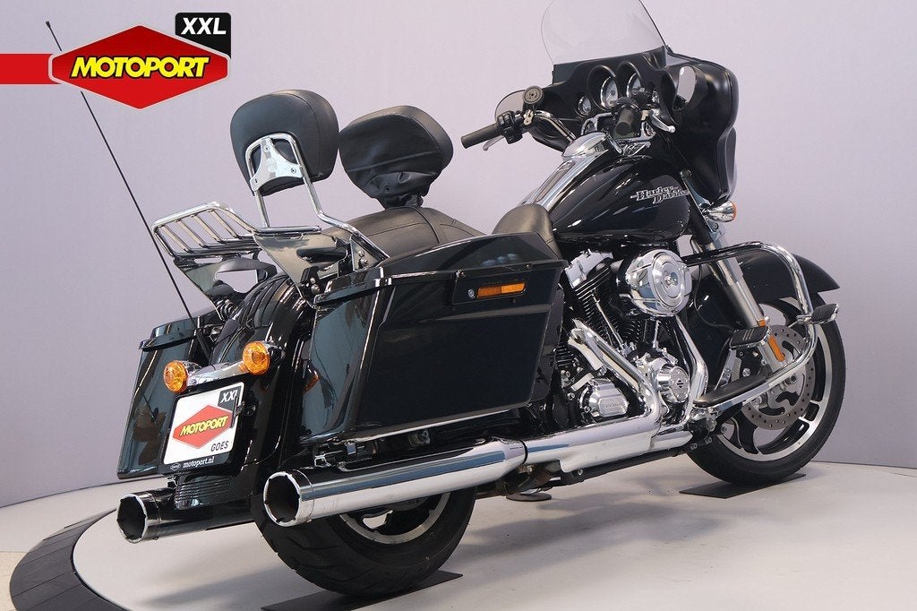 Harley-Davidson STREET GLIDE (bj 2013), Motoren, H-DCUSTOMERSERVICE@Harley-Davidson.com, Harley-Davidson Benelux, Toermotor, Laan van Vredenoord 33
2289 DA  Rijswijk ZH, NL